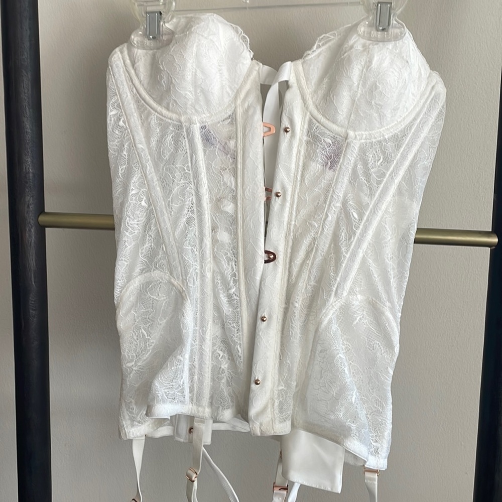 NWT size XS Savage x Fenty white lacy tie up corset
